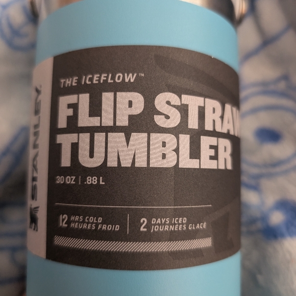 NEW The IceFlow Flip Straw Tumbler 30 OZ color Pool Blue - Picture 7 of 10